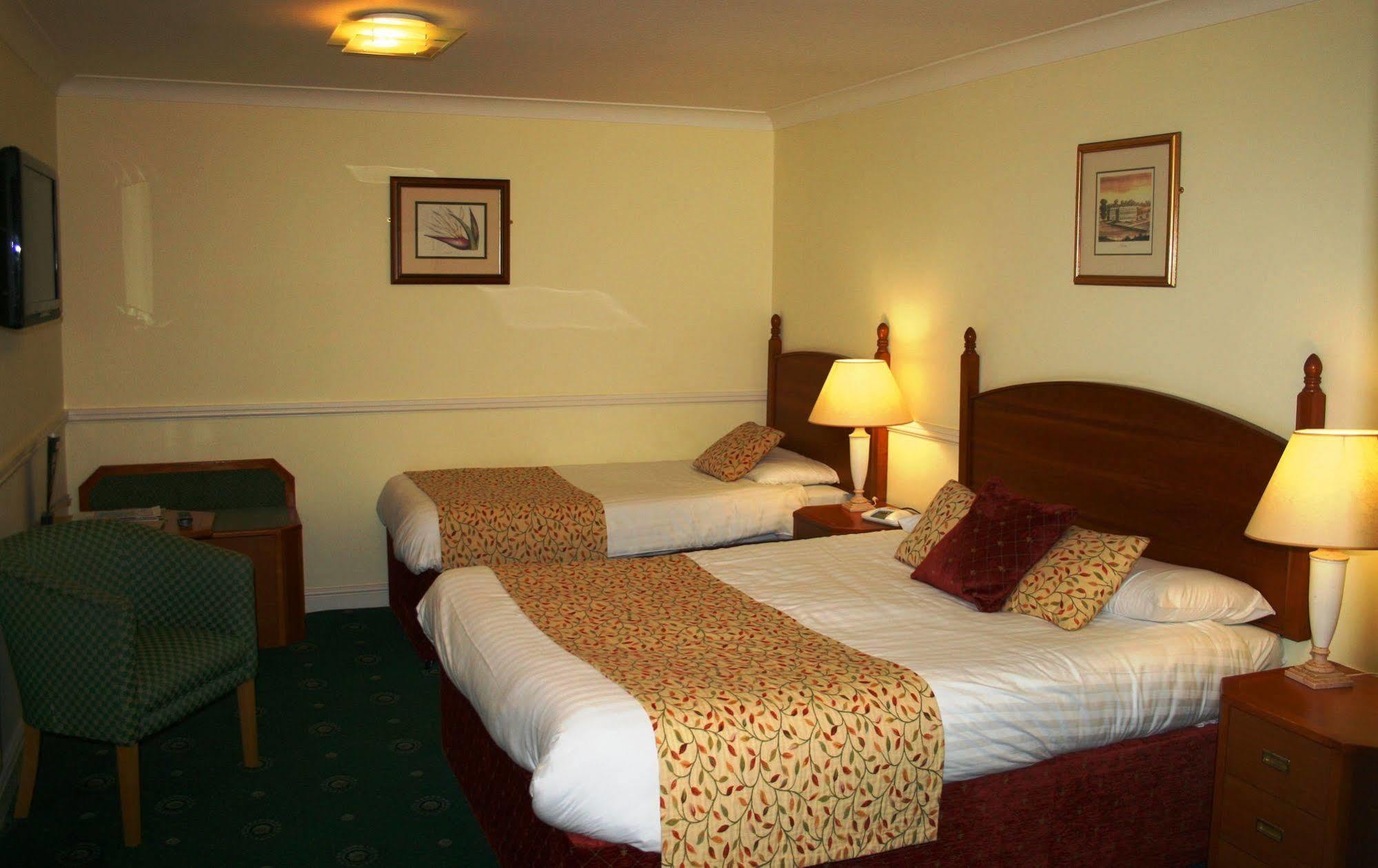 Queens Head Inn Nassington المظهر الخارجي الصورة