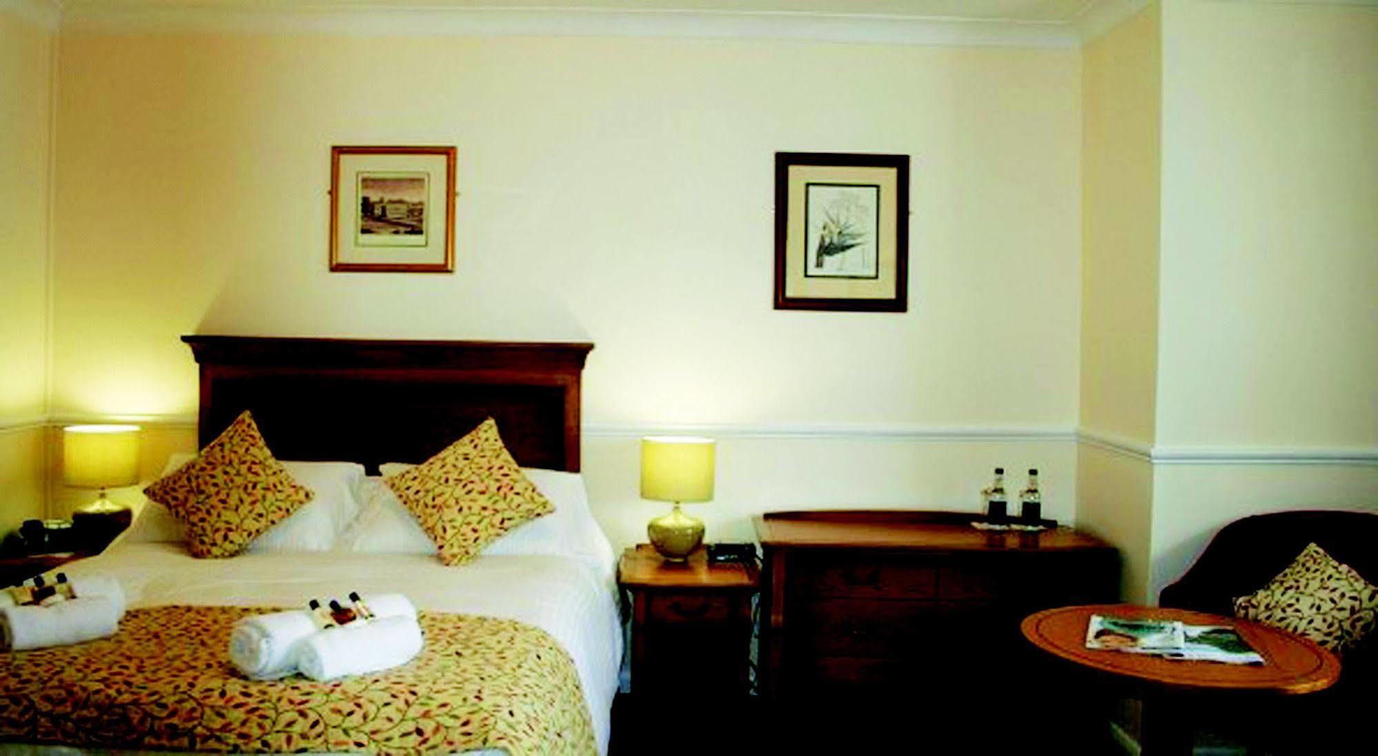 Queens Head Inn Nassington المظهر الخارجي الصورة