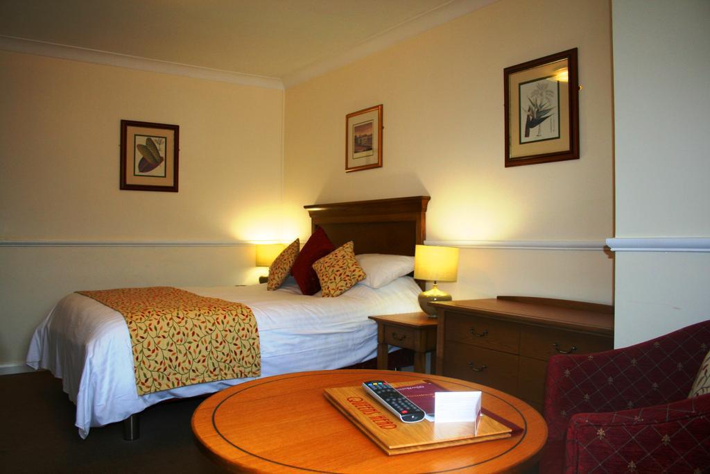 Queens Head Inn Nassington المظهر الخارجي الصورة