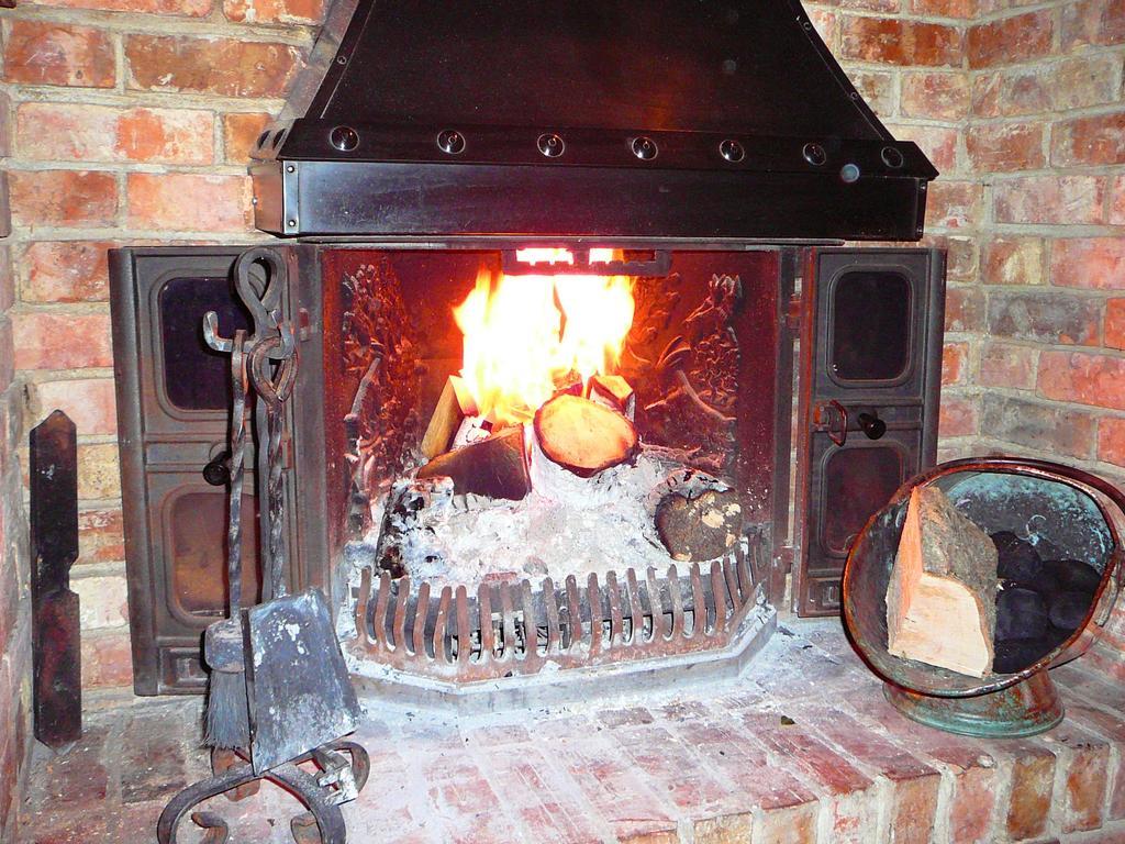 Queens Head Inn Nassington المظهر الخارجي الصورة