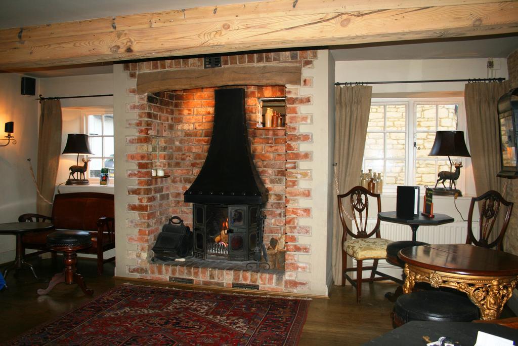 Queens Head Inn Nassington المظهر الخارجي الصورة